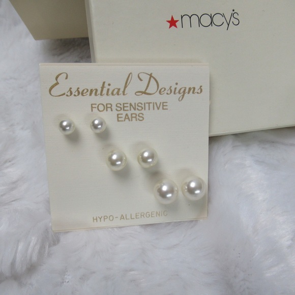 Pearl Earring Studs Set of 3 New - Picture 4 of 9